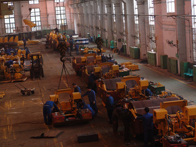 洛阳一拖工程机械销售公司 专业设备销售，助力建设未来