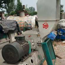 结实耐用的TMR饲料搅拌机 畜牧业高效生产的不二之选